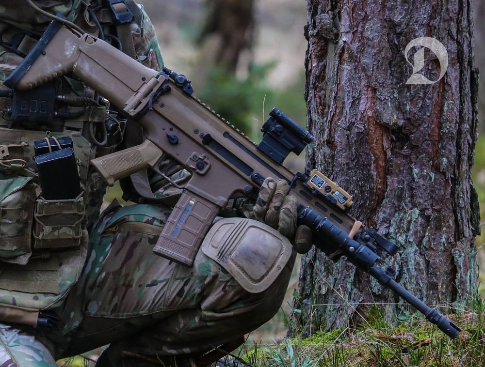 FN Herstal propune armă de asalt după eșecul achiziției Sig Sauer