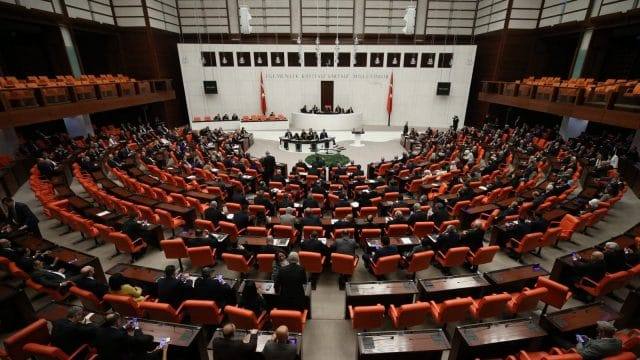 Turcia face un pas istoric: Legea pentru dezarmarea PKK a ajuns în Parlament