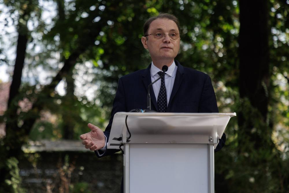 Luca Niculescu caută 233 de voturi până joi. PSD și PNL pun condiții diferite pentru susținerea Guvernului