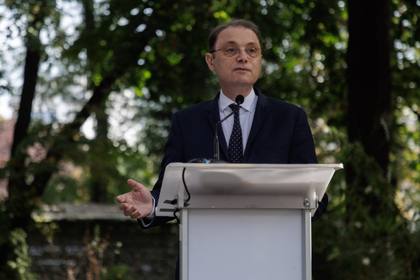 Luca Niculescu caută 233 de voturi până joi. PSD și PNL pun condiții diferite pentru susținerea Guvernului