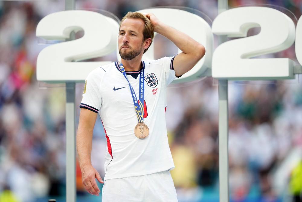 Harry Kane câștigă Balonul de Aur 2026 după 73 de goluri. PSG și fotbalul spaniol completează palmaresul galei