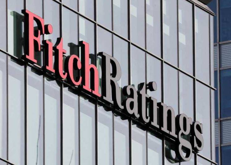 Fitch avertizează: criza politică poate împinge România în categoria „junk”. Bugetul pe 2027 devine testul decisiv