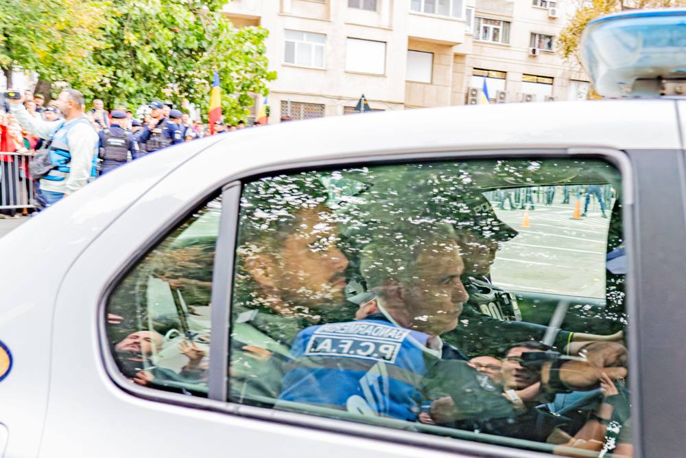 Călin Georgescu refuză hrana din Arestul Central. Poate primi pachete de acasă și are o vizită pe săptămână