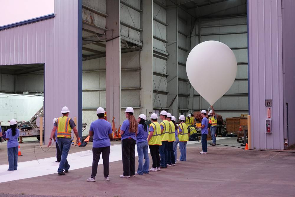 Studenții din Louisiana lansează experimente de la baza NASA
